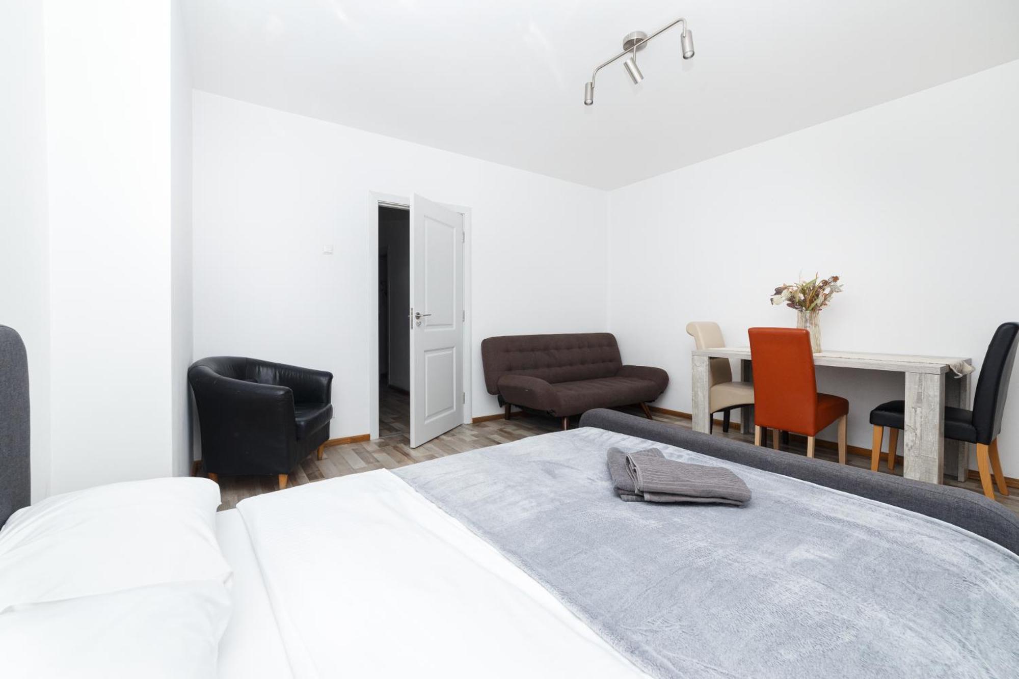 Color Apartments Blanari Street Bukarest Exterior foto