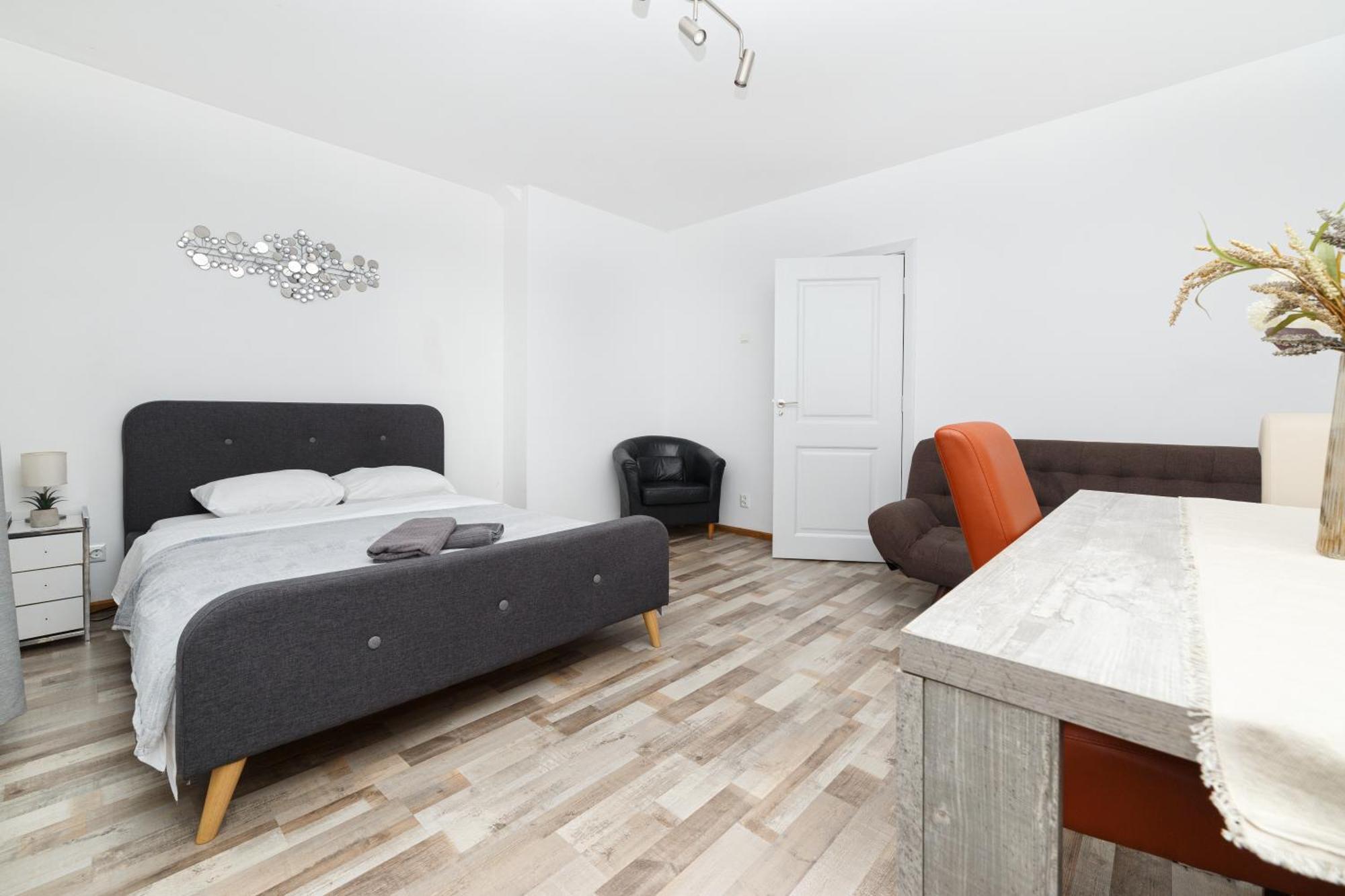 Color Apartments Blanari Street Bukarest Exterior foto