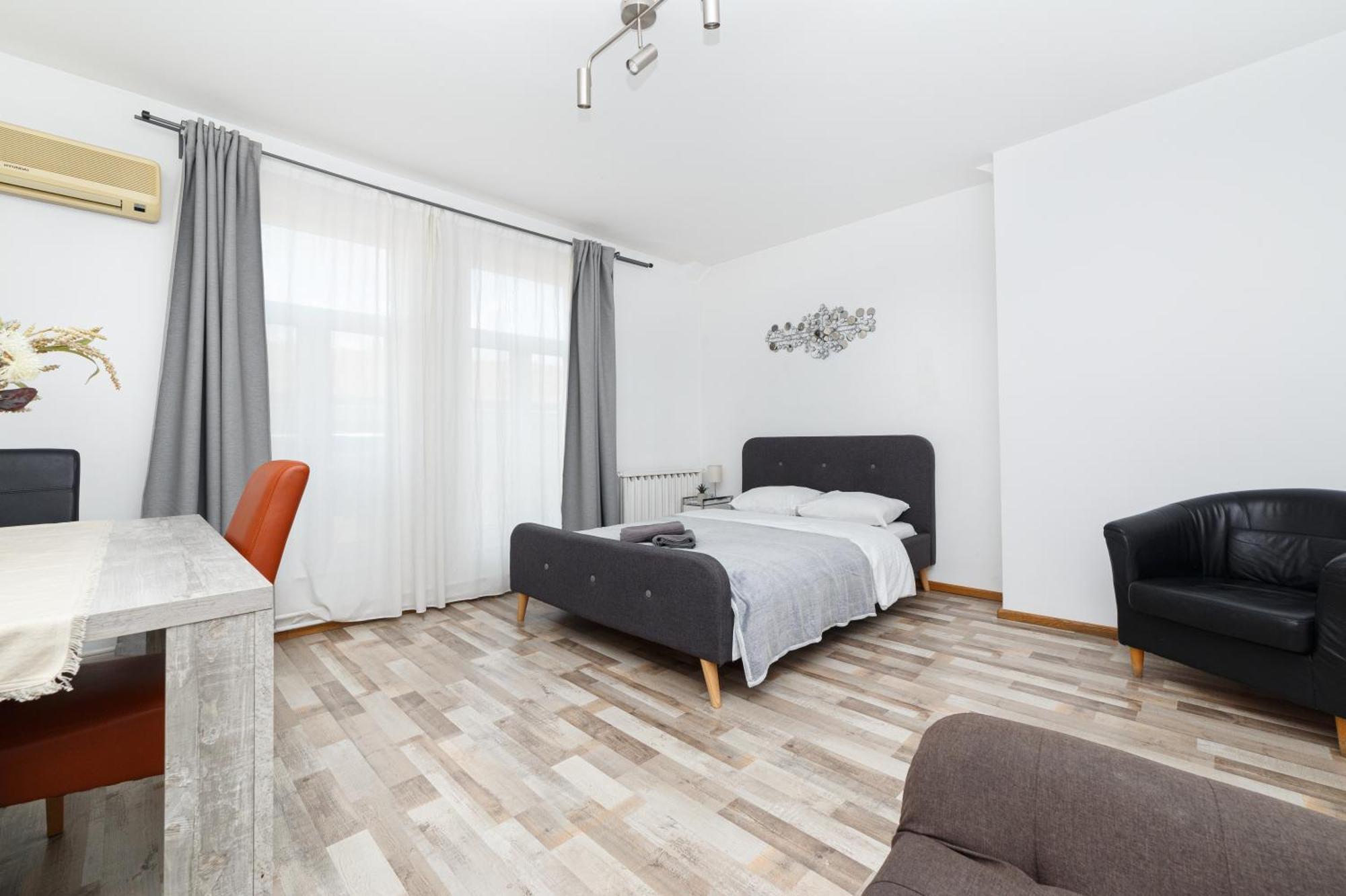 Color Apartments Blanari Street Bukarest Exterior foto