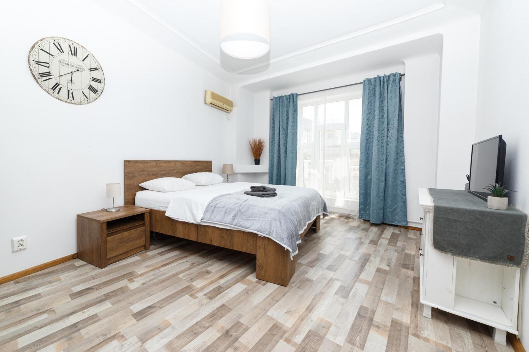 Color Apartments Blanari Street Bukarest Exterior foto