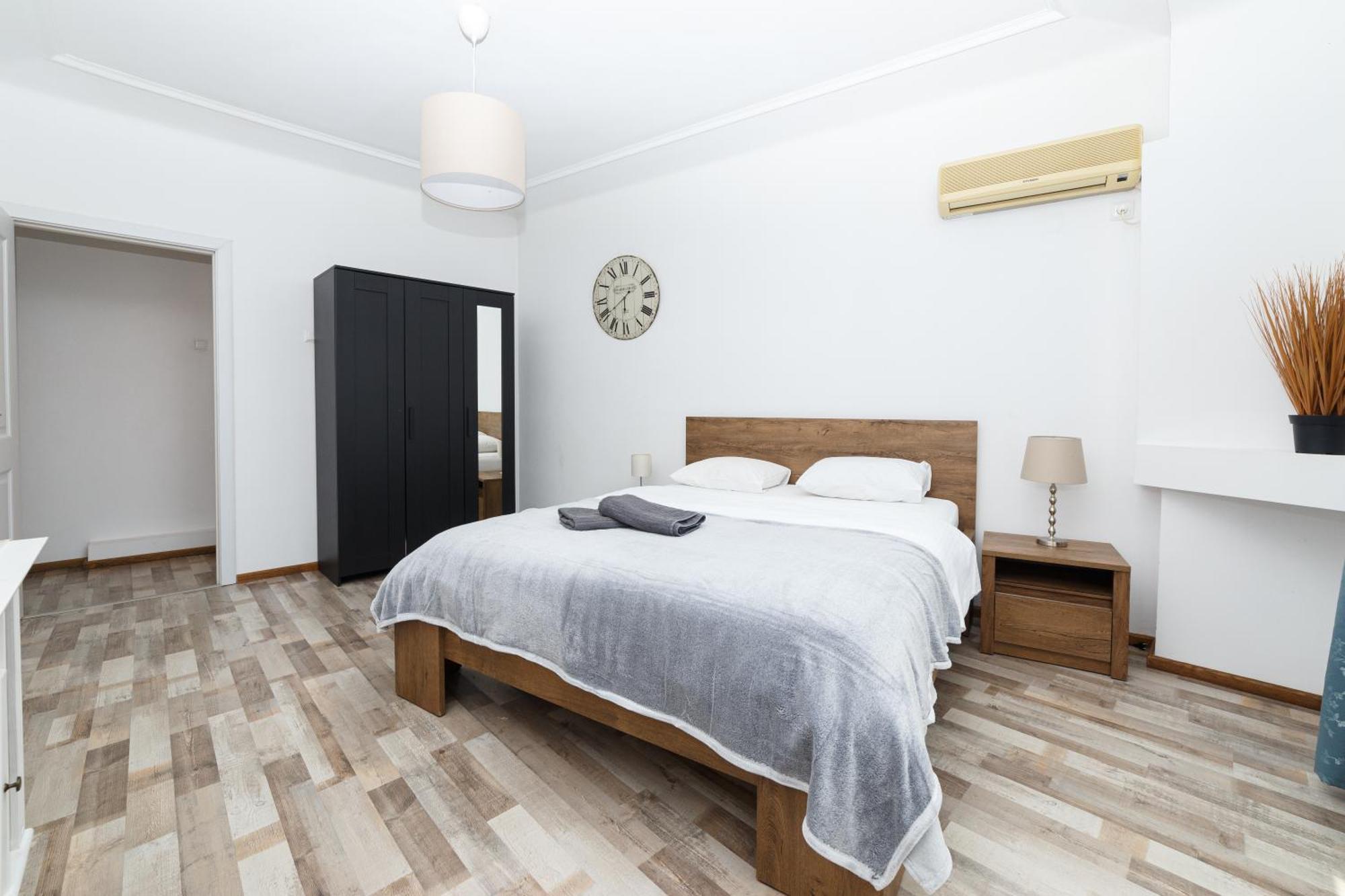 Color Apartments Blanari Street Bukarest Exterior foto